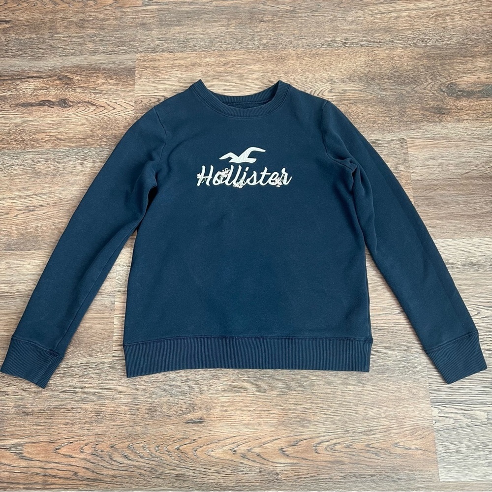 ❄️ Hollister Navy Logo Crewneck Sweatshirt Small Floral Graphic Pullover Y2K